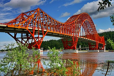 Фото достопримечательности: Мост Красный дракон в Ханты-Мансийске