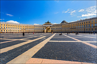 Фото достопримечательности: Дворцовая площадь в Санкт-Петербурге