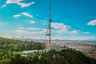 Фото достопримечательности: Гора «Мтацминда» в Тбилиси