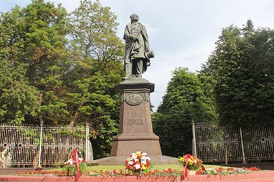 Фото достопримечательности: Памятник Ф. И. Тютчеву в Брянске