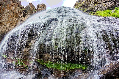 Фото достопримечательности: Водопад «Девичьи слёзы» в Пицунде