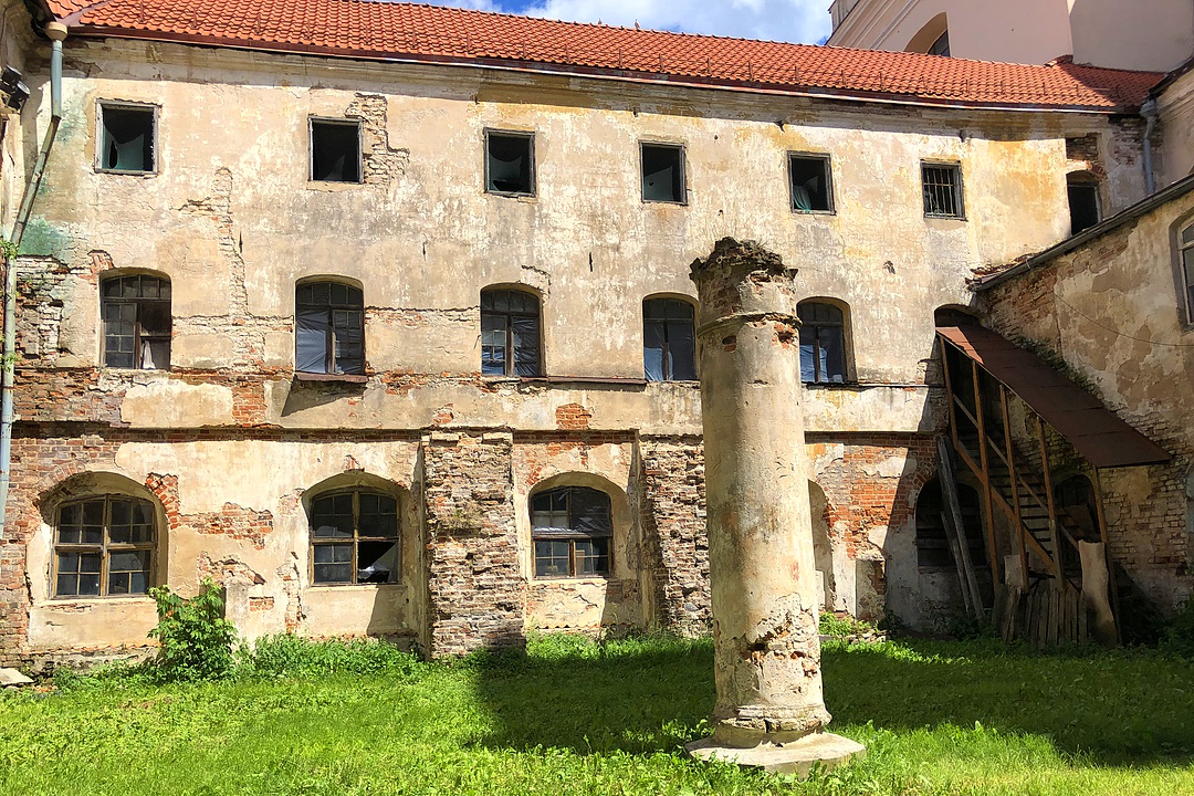 Внутренний двор монастыря доминиканцев | Вильнюс