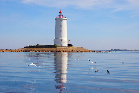 Толбухинский маяк — первый морской маяк России построенный по приказу Петра | Кронштадт