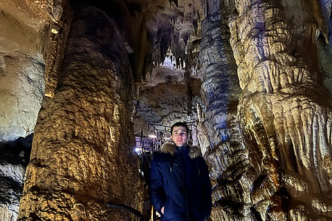 Сталогмитовые колоны Азишской пещеры | Краснодар