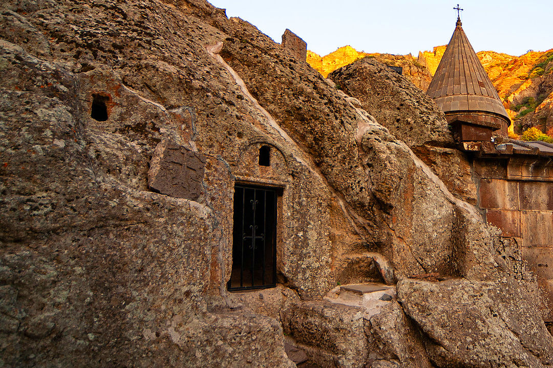 Один из входов в монастырь Гегард | Ереван