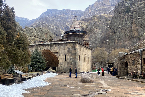 Вход во двор монастыря | Ереван