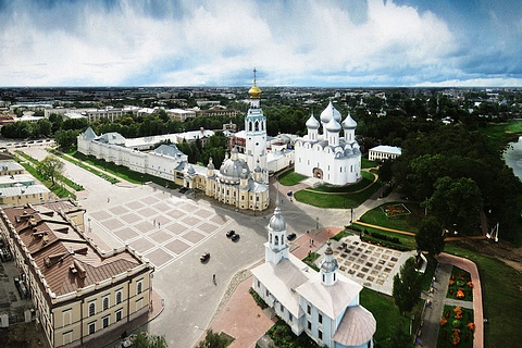 Панорама Кремлевской площади — архитектурной и исторической доминанты экскурсии | Вологда
