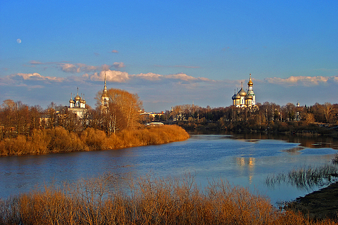 Вид на реку Вологду и Соборную горку | Вологда
