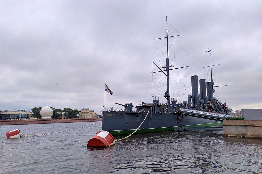 Крейсер «Аврора» после недавнего ремонта | Санкт-Петербург