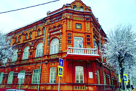 здание бывшего Купеческого собрания со старинным гербом Смоленска | Смоленск