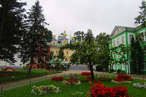 Дом настоятеля монастыря, возведённый при Алипии на Успенской площади | Псков