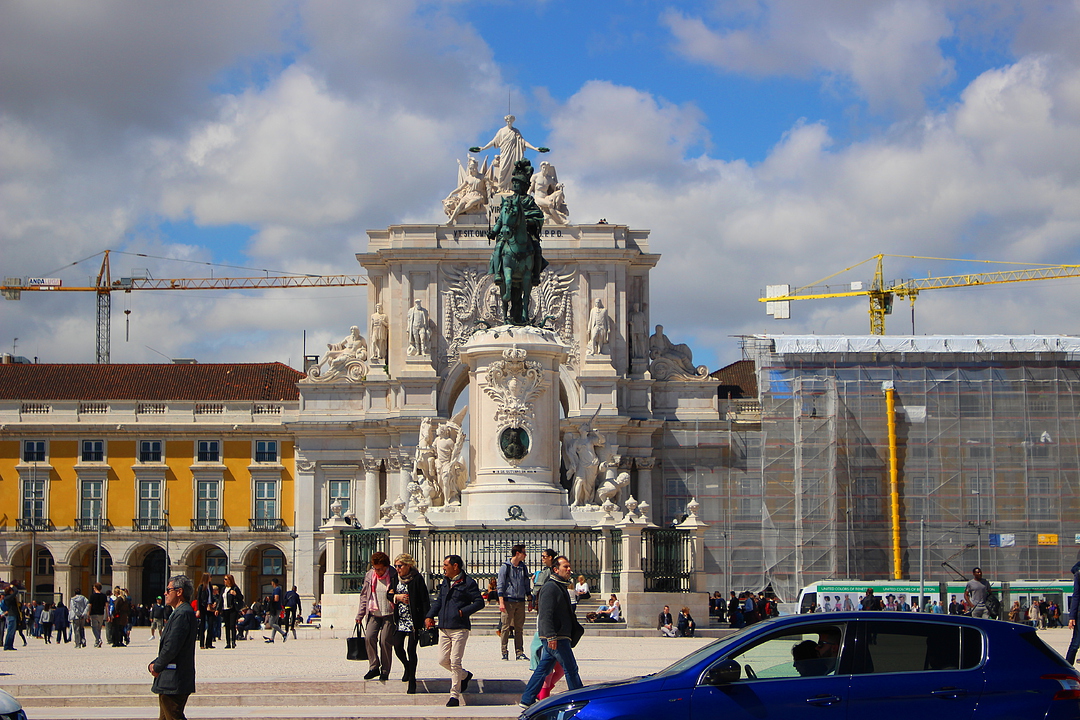 Статуя Жозе I на фоне Триумфальной Арки | Лиссабон