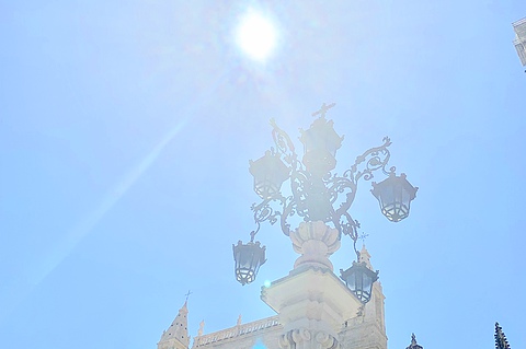 Фонарь на площади Королевской Богородицы | Севилья