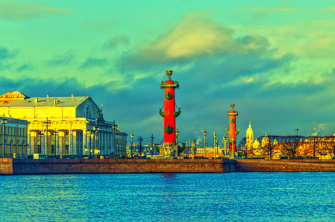 Вид на Стрелку Васильевского острова. Ростральные колонны и Биржа | Санкт-Петербург