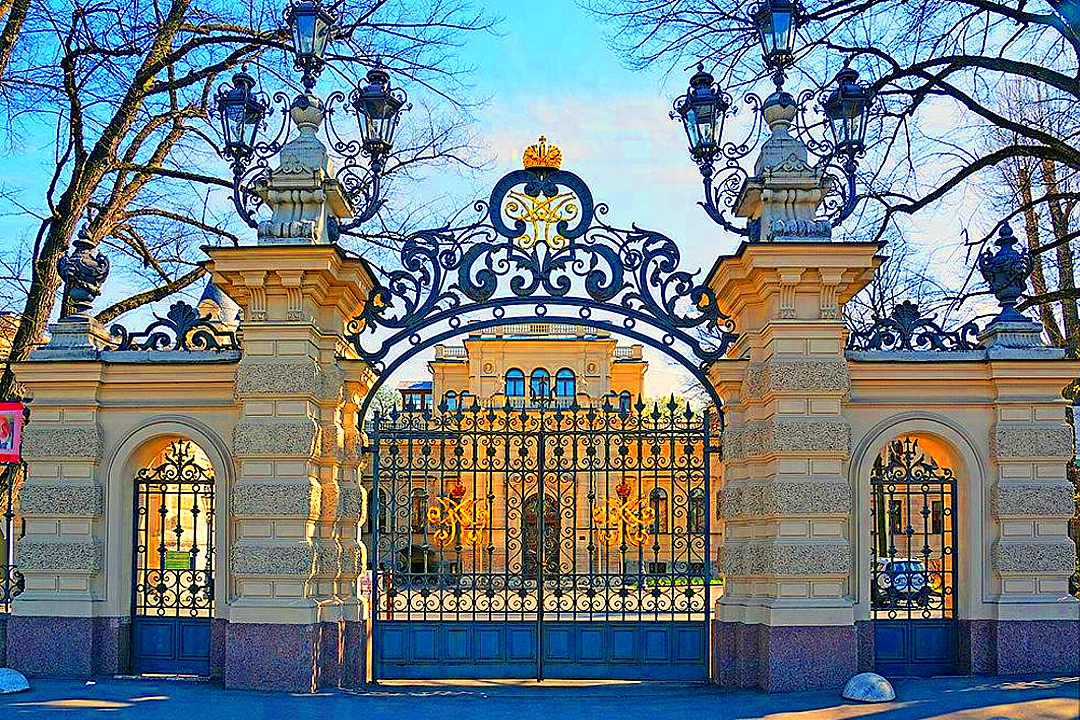 Ворота Алексеевского дворца | Санкт-Петербург